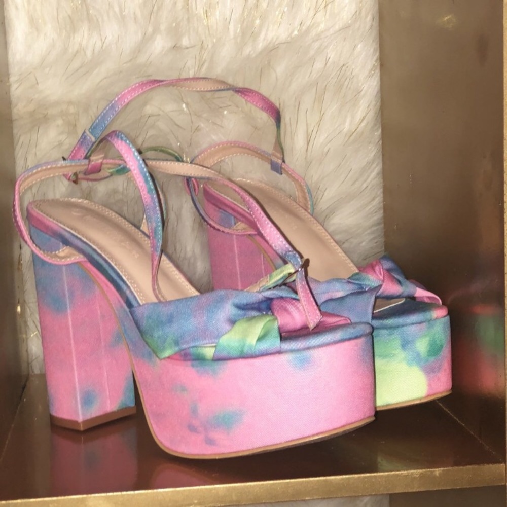 Chunky Tie dye heels